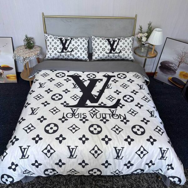 New Collection LV Bedding Set 013